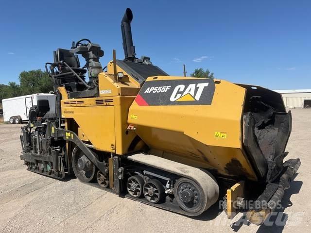 CAT AP555F 아스팔트 포장장비