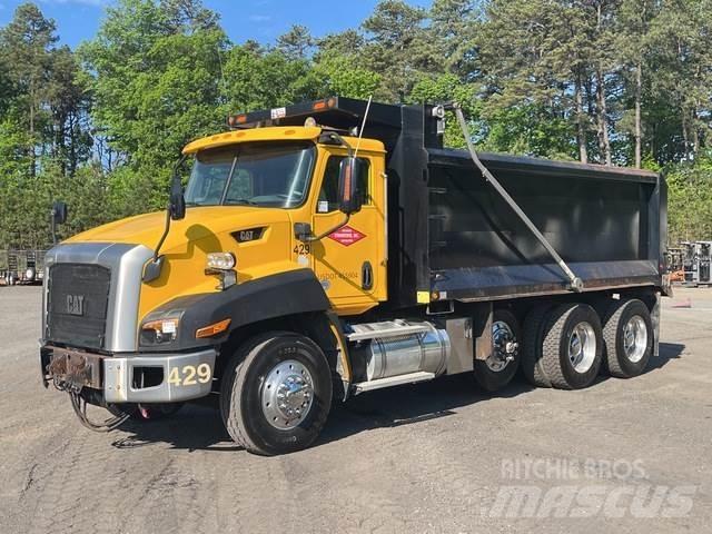 CAT CT660S 덤프 트럭