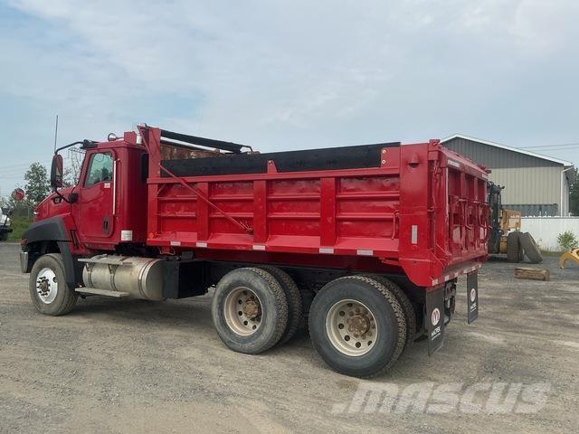 CAT CT660S 덤프 트럭