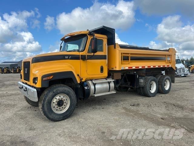 CAT CT681SG 덤프 트럭