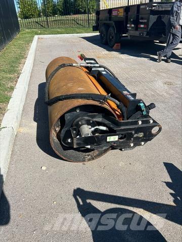 CAT CV119 견인 진동 롤러