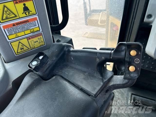 CAT D10T2 크롤러 도저