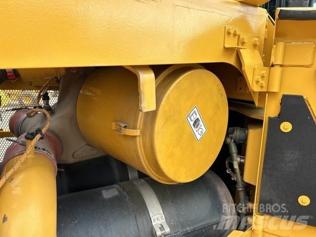 CAT D10T2 크롤러 도저
