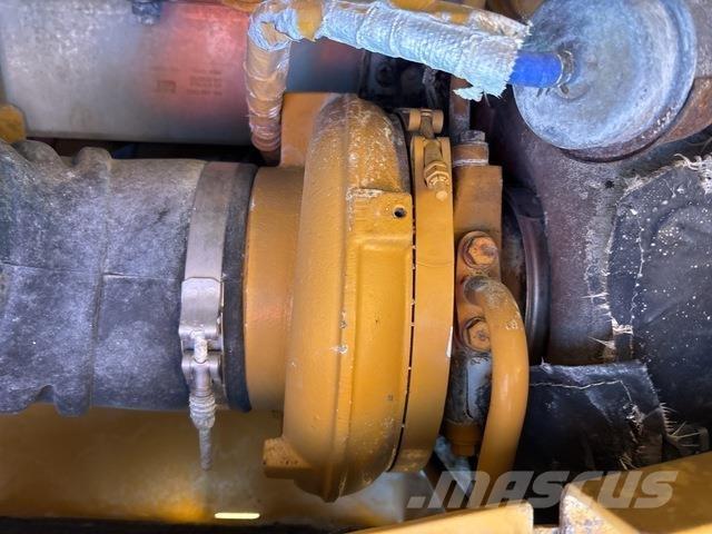 CAT D11 크롤러 도저