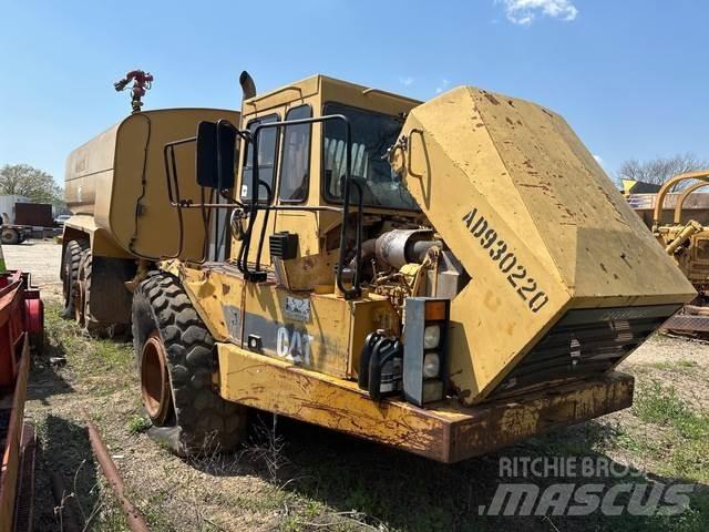 CAT D300D 급수차