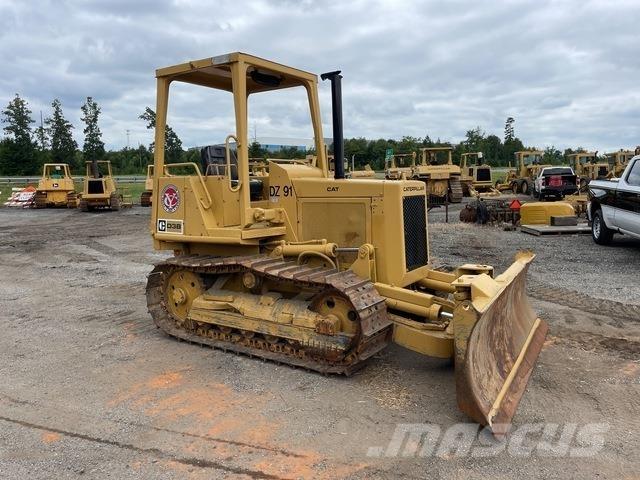 CAT D3B 크롤러 도저