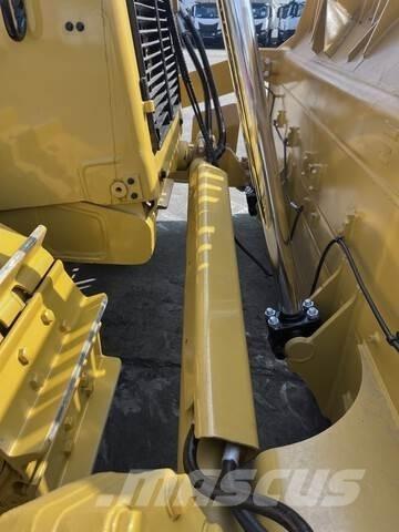 CAT D8T 크롤러 도저