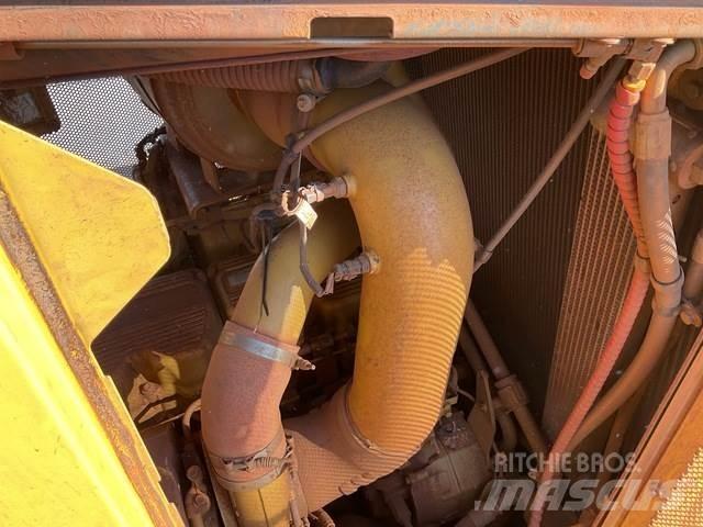 CAT D9 크롤러 도저