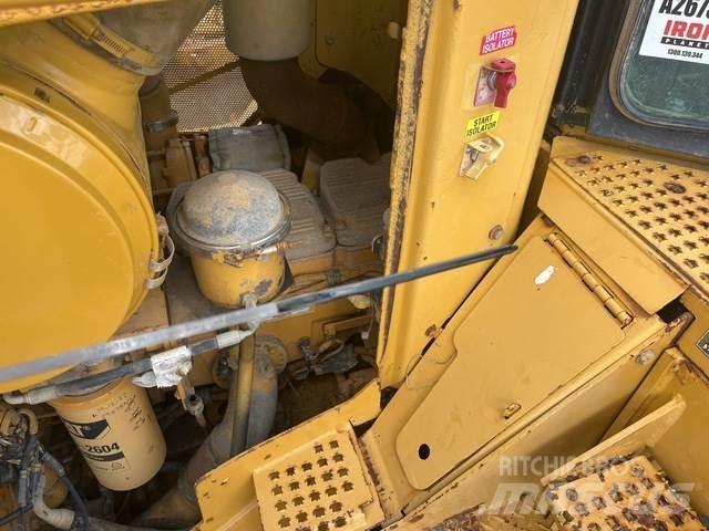 CAT D9T 크롤러 도저
