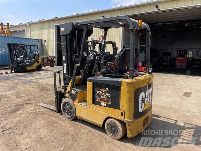 CAT E5000 전동 지게차