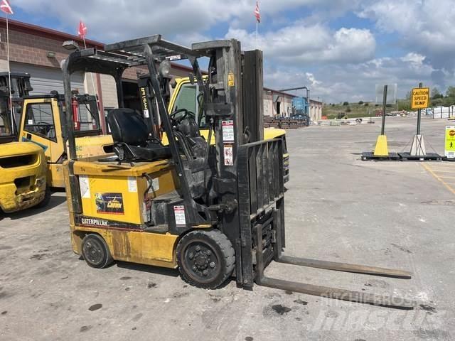 CAT EC25K 전동 지게차