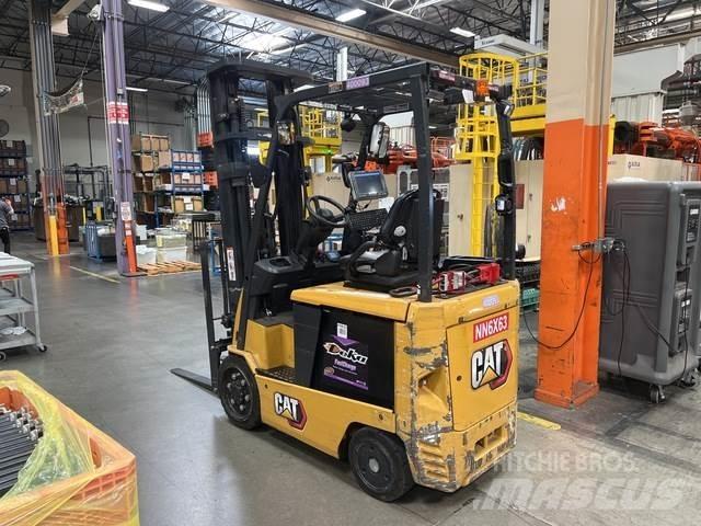 CAT EC25N 전동 지게차