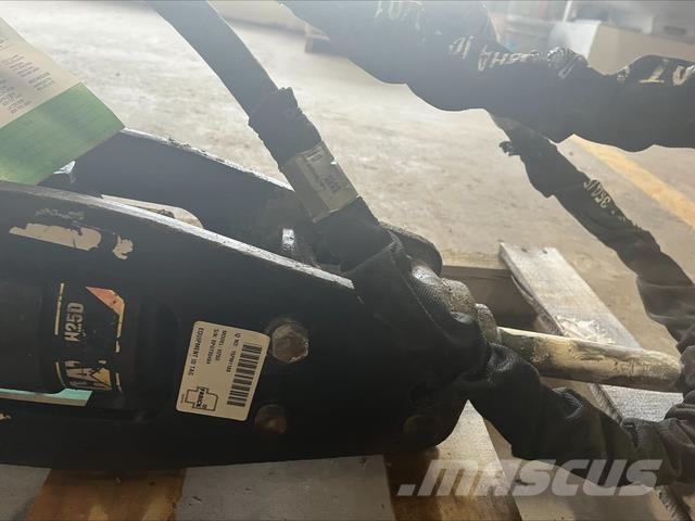 CAT H25D 브레이커