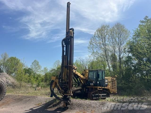 CAT MD5075 도로 굴착기
