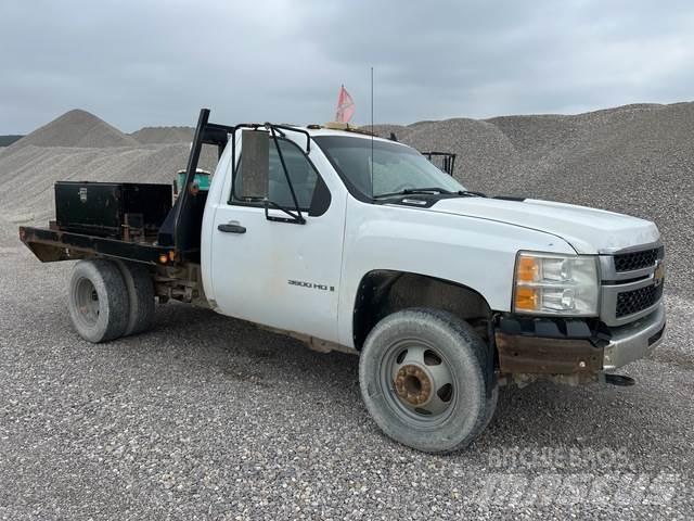Chevrolet 3500 플랫베드/드롭사이드 트럭
