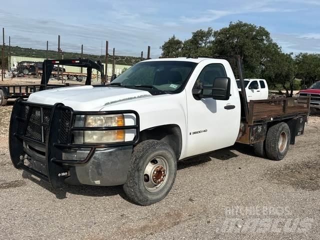 Chevrolet 3500 플랫베드/드롭사이드 트럭