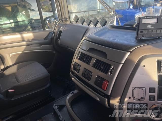 DAF XF105 새시 운전실 트럭
