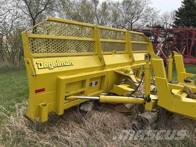 Degelman 6900 휠 도저