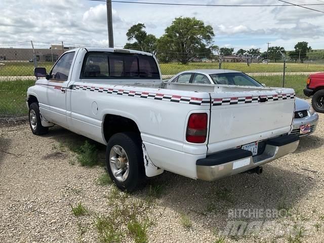 Dodge Ram 2500 기타
