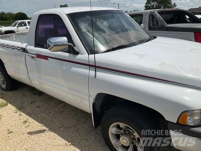 Dodge Ram 2500 기타