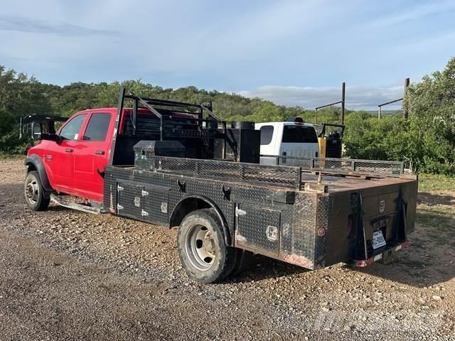 Dodge Ram 5500 플랫베드/드롭사이드 트럭