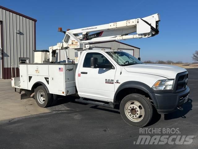 Dodge Ram 5500 트럭 탑재 고소작업대
