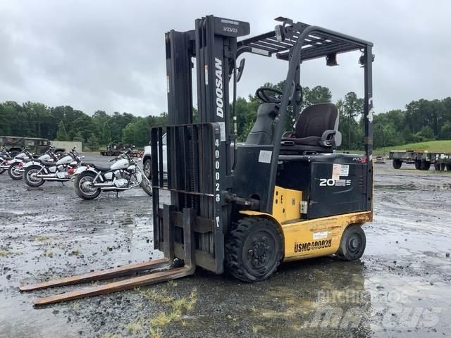 Doosan BC20S-5 전동 지게차