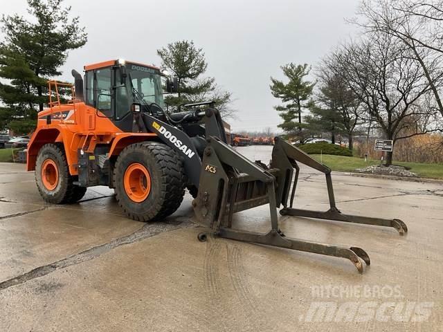 Doosan DL300-5  휠로우더