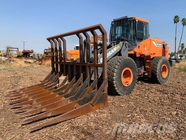 Doosan DL300-5  휠로우더
