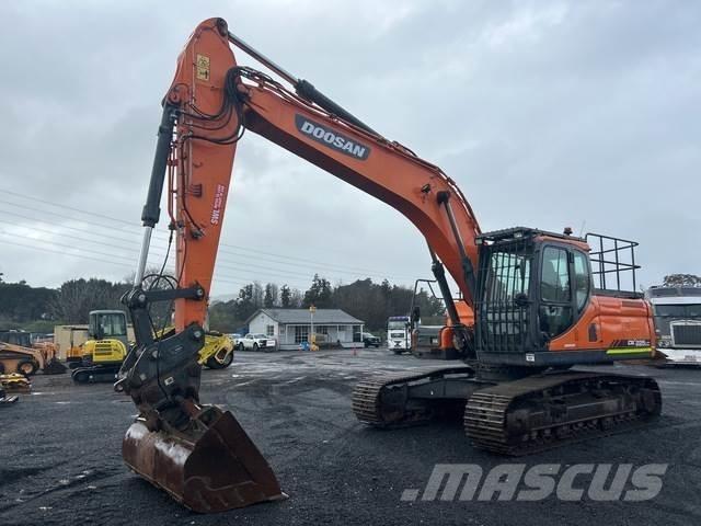 Doosan DX225LC 대형 굴삭기 29톤 이상
