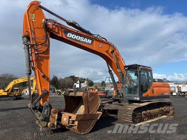 Doosan DX300LC 대형 굴삭기 29톤 이상