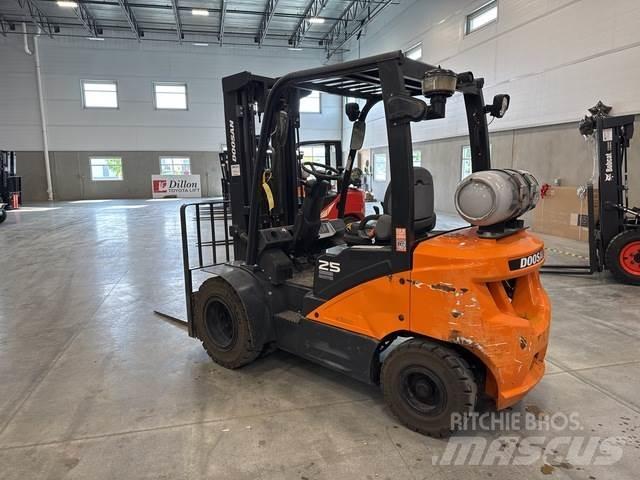 Doosan G25N-7 건설 장비 - 기타