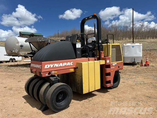 Dynapac CP142 공기 타이어 롤러