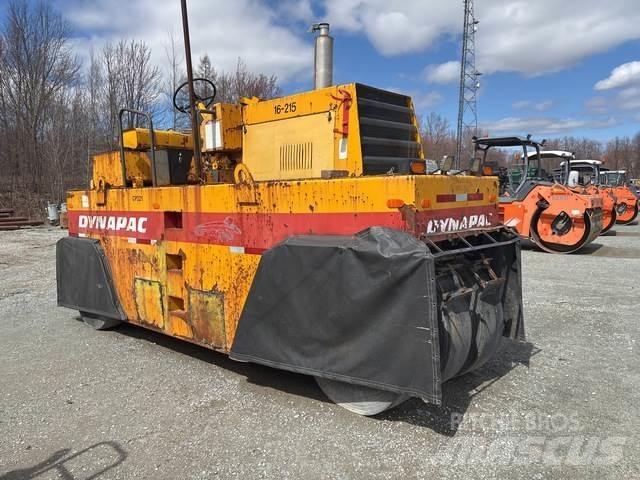 Dynapac CP221 공기 타이어 롤러