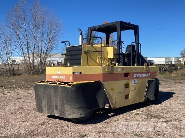 Dynapac CP221 공기 타이어 롤러