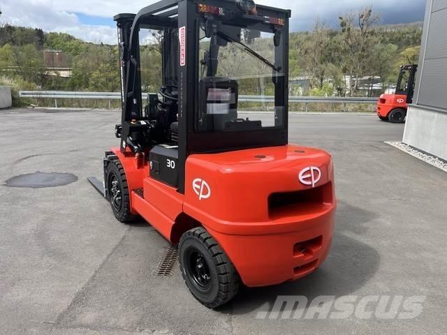 EP EFXZ301 전동 지게차