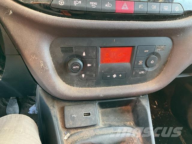 Fiat Doblo 자동차