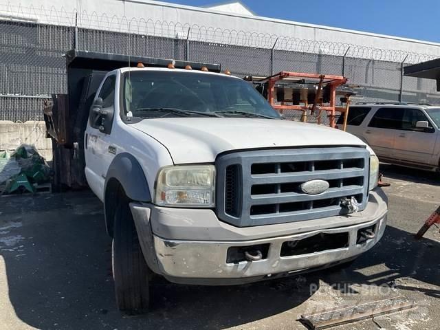 Ford 550 덤프 트럭