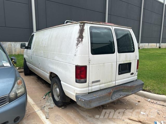 Ford E-150 패널 화물차