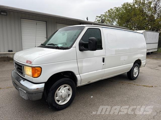 Ford E-150 패널 화물차