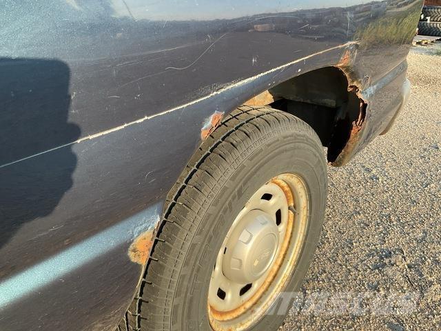 Ford E-150 XL 자동차