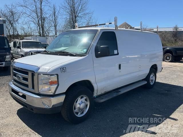 Ford E-250 패널 화물차