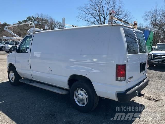 Ford E-250 패널 화물차