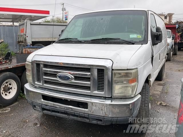 Ford E-350 패널 화물차