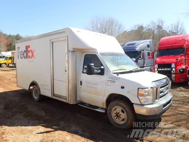 Ford E-350 탑차 트럭