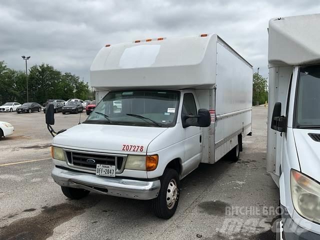 Ford E-350 패널 화물차