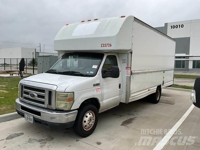 Ford E-350 패널 화물차