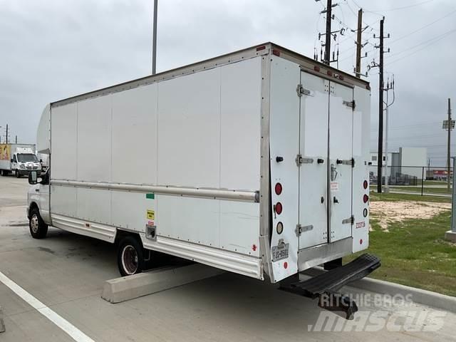 Ford E-350 패널 화물차