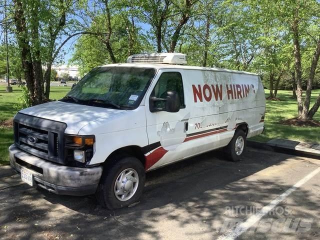 Ford E-350 패널 화물차
