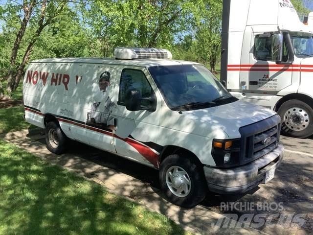 Ford E-350 패널 화물차